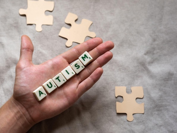 Autisme des astuces pour faciliter la communication et la verbalisation