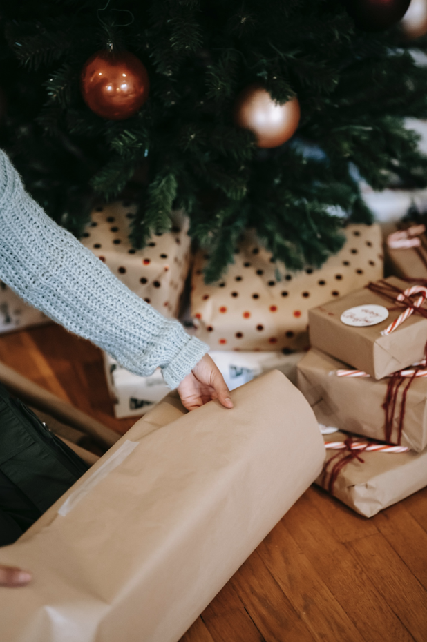 Cadeaux de Noel au pied du sapin